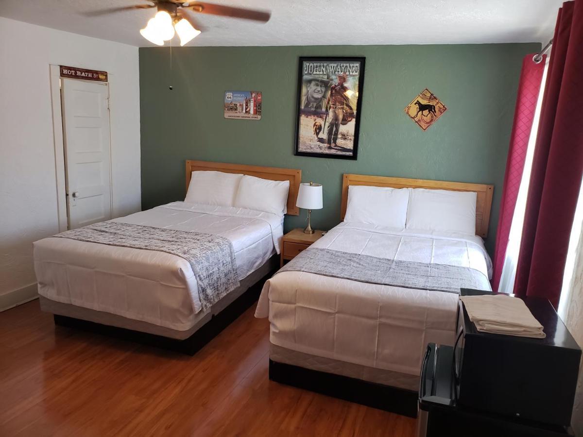 Deluxe Inn Селигман Екстериор снимка