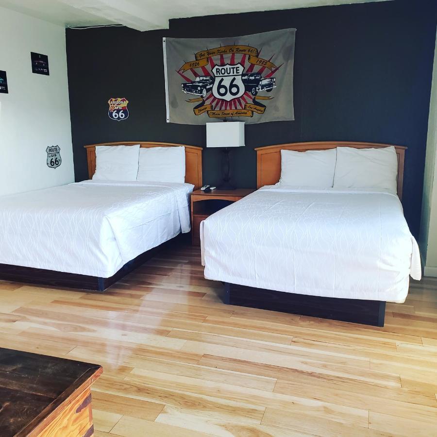 Deluxe Inn Селигман Екстериор снимка
