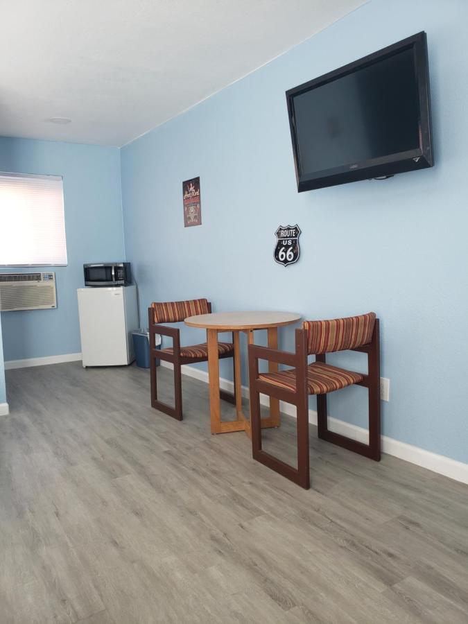 Deluxe Inn Селигман Екстериор снимка