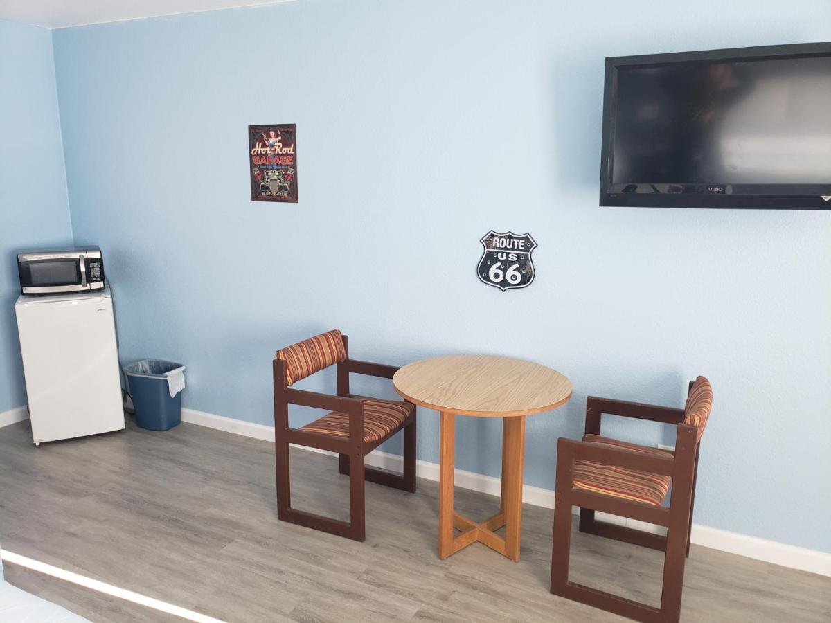 Deluxe Inn Селигман Екстериор снимка