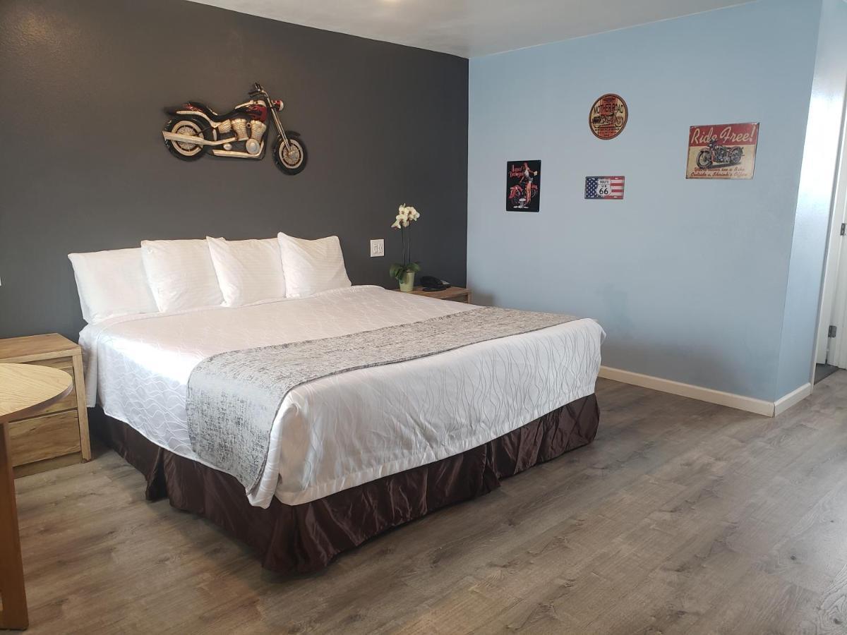 Deluxe Inn Селигман Екстериор снимка