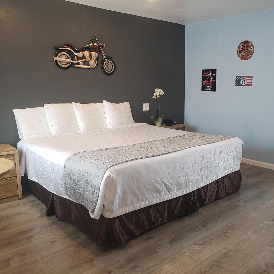 Deluxe Inn Селигман Екстериор снимка