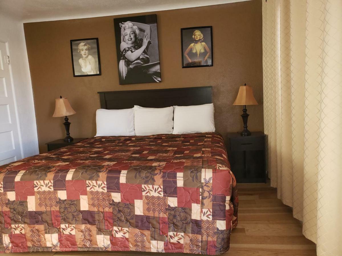Deluxe Inn Селигман Екстериор снимка