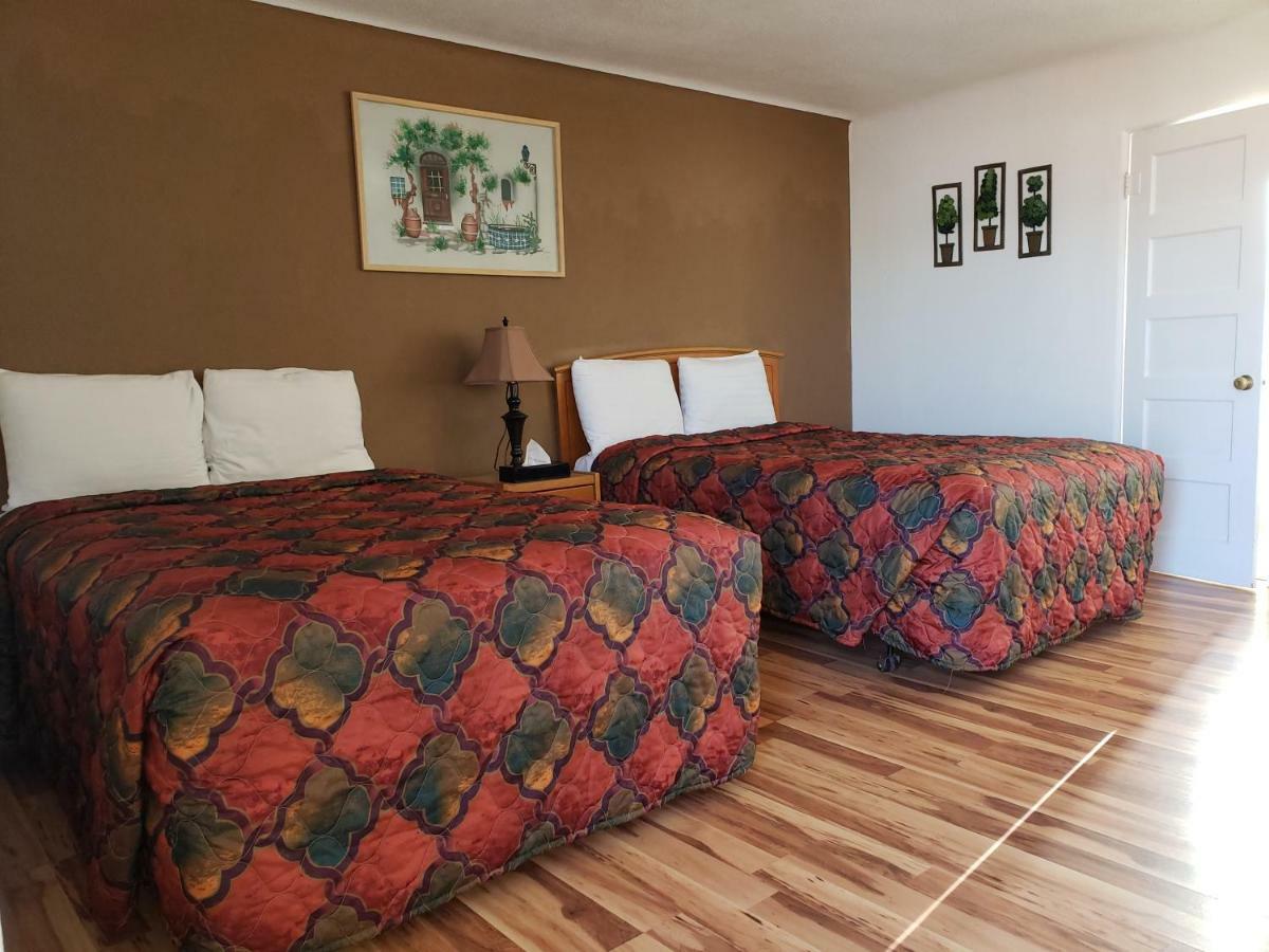 Deluxe Inn Селигман Екстериор снимка