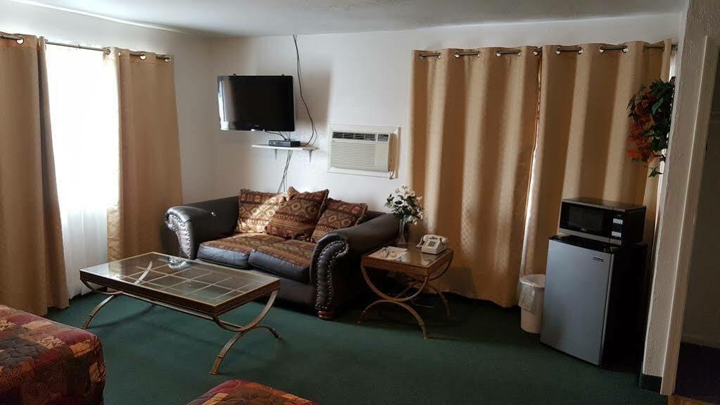 Deluxe Inn Селигман Екстериор снимка